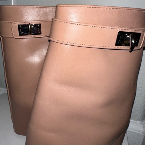 LIKE NEW GIVENCHY VIEIX ROSE SIZE 37 - Picture 1 of 6